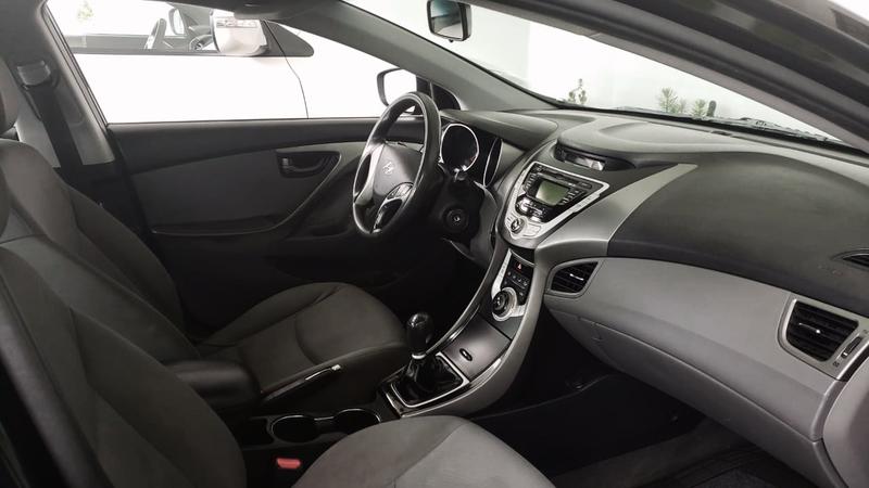 Hyundai Elantra • 2012 • 166,887 km 5