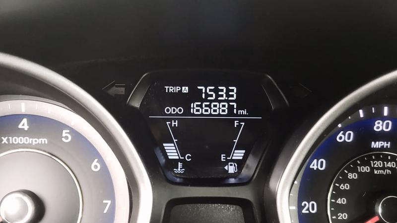 Hyundai Elantra • 2012 • 166,887 km 6