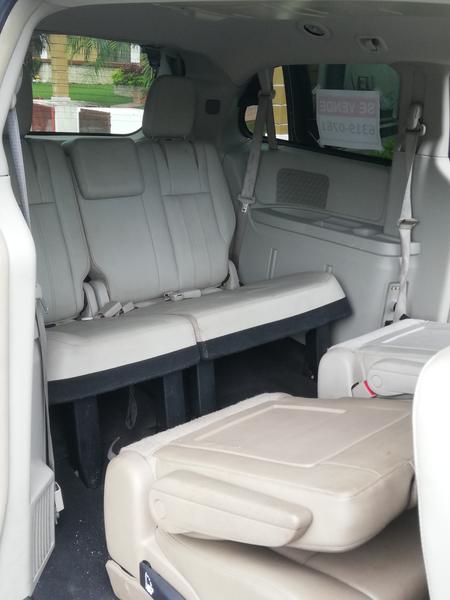 Chrysler Town & Country • 2014 • 65,000 km 6