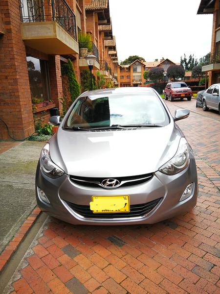 Hyundai  • 2012 • 107,000 km 3