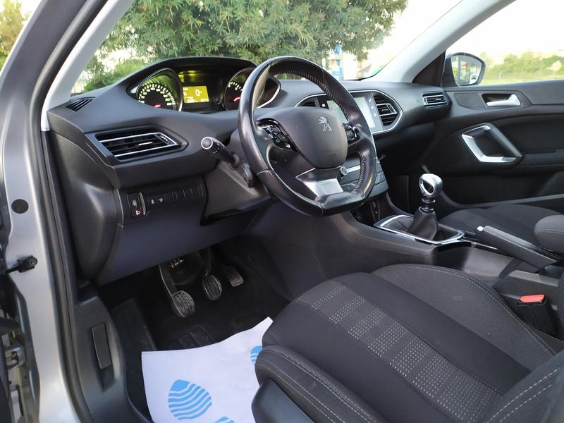Peugeot 308 • 2015 • 102,124 km 9