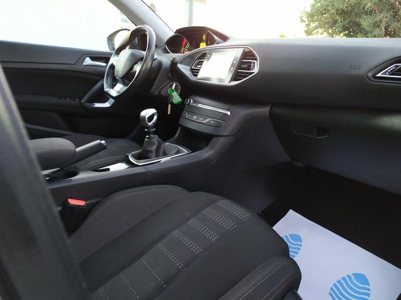 Peugeot 308 • 2015 • 102,124 km 5