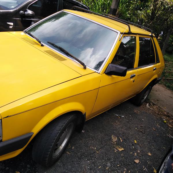 Mazda 323 • 1984 • 98,000 km 4