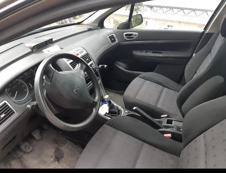 Peugeot  • 2004 • 120 km 3