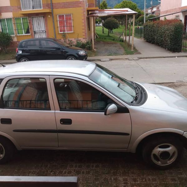 Chevrolet Corsa • 1999 • 275,000 km 1