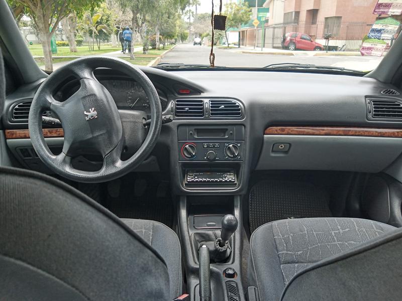 Peugeot 406 • 2002 • 57,000 km 3