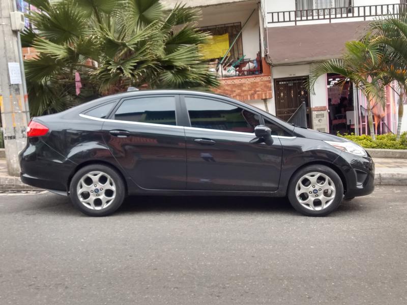 Ford Fiesta • 2012 • 110,000 km 1