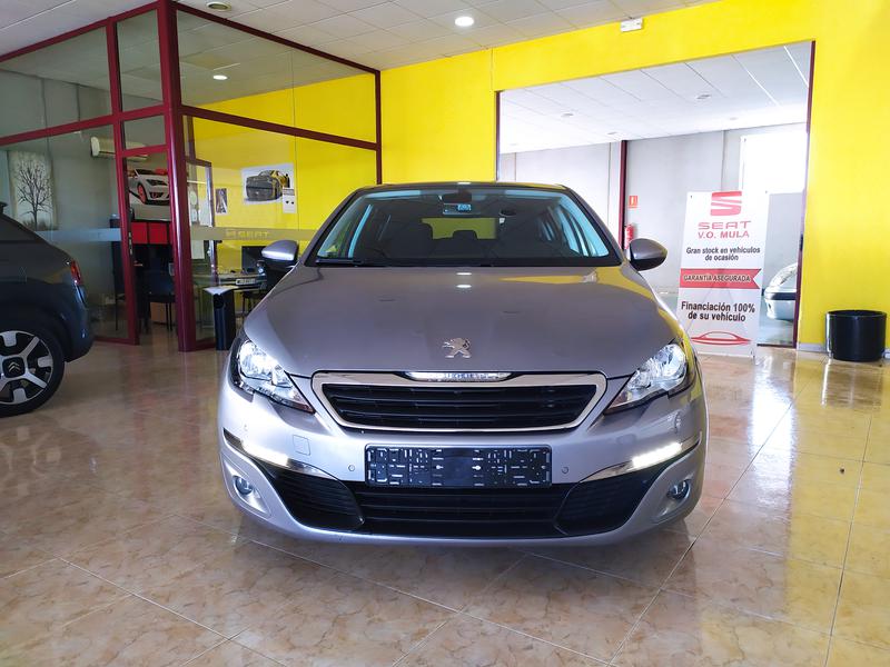 Peugeot 308 • 2015 • 102,124 km 3