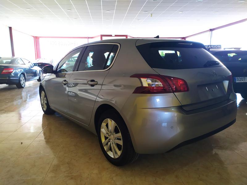 Peugeot 308 • 2015 • 102,124 km 6
