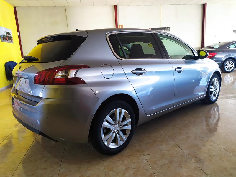 Peugeot 308 • 2015 • 102,124 km 10