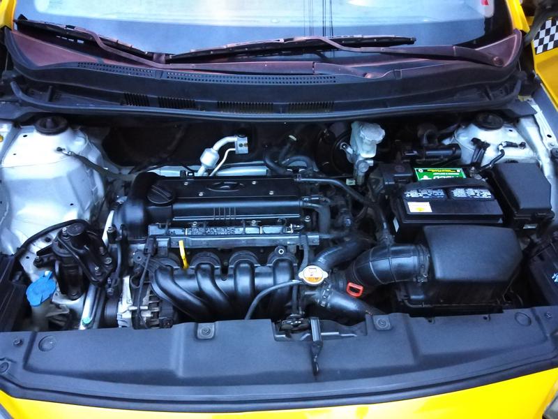 Hyundai Accent • 2014 • 250,000 km 8