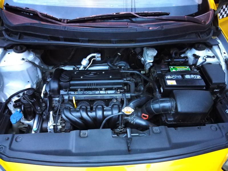 Hyundai Accent • 2014 • 250,000 km 5