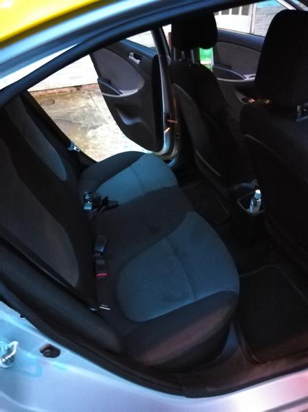 Hyundai Accent • 2014 • 250,000 km 4