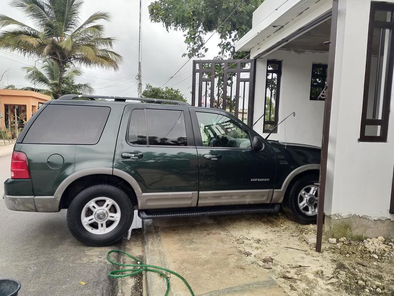 Ford Explorer • 2002 • 120,656 km 2
