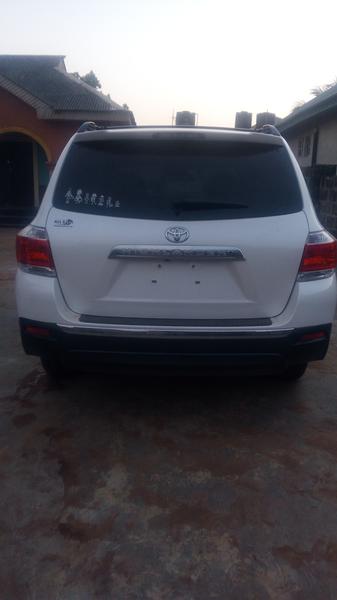 Toyota  • 2013 • 78,000 km 6