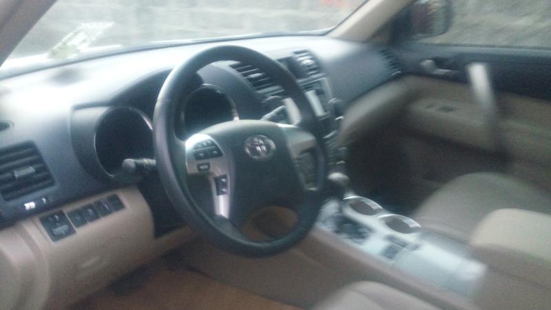 Toyota  • 2013 • 78,000 km 1