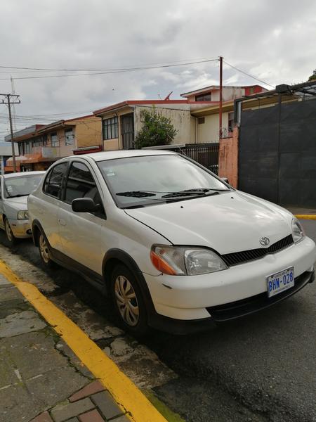 Toyota Yaris • 2001 • 1,665 km 1