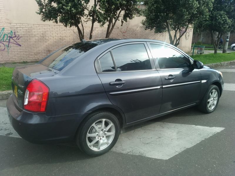 Hyundai Accent • 2009 • 110,000 km 8