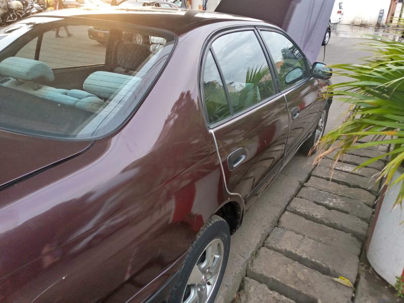 Toyota 4 Runner Limited • 2002 • 250,000 km 2