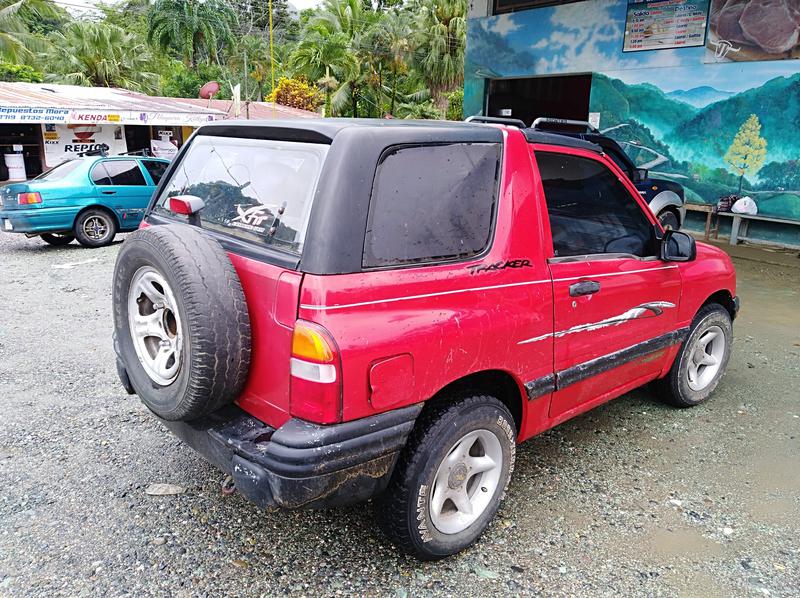 Chevrolet  • 1999 • 200,000 km 2