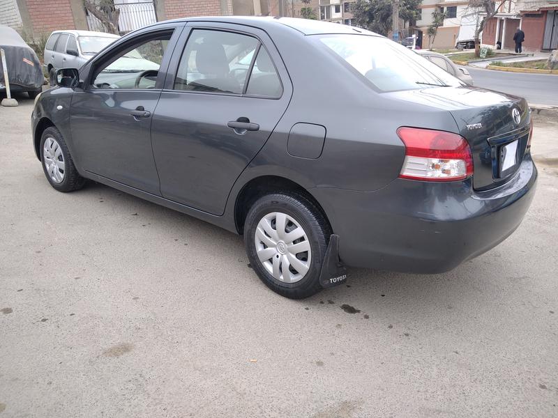 Toyota Yaris • 2012 • 27,000 km 4