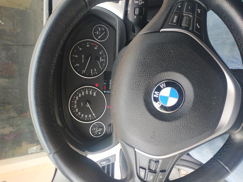 BMW Rad 3 Touring • 2015 • 180,000 km 2