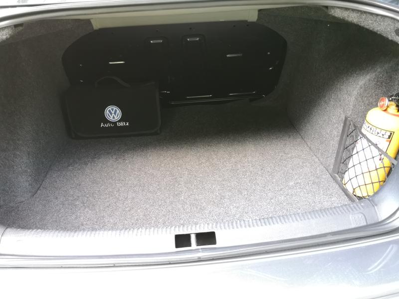 Volkswagen Jetta • 2010 • 89,300 km 9