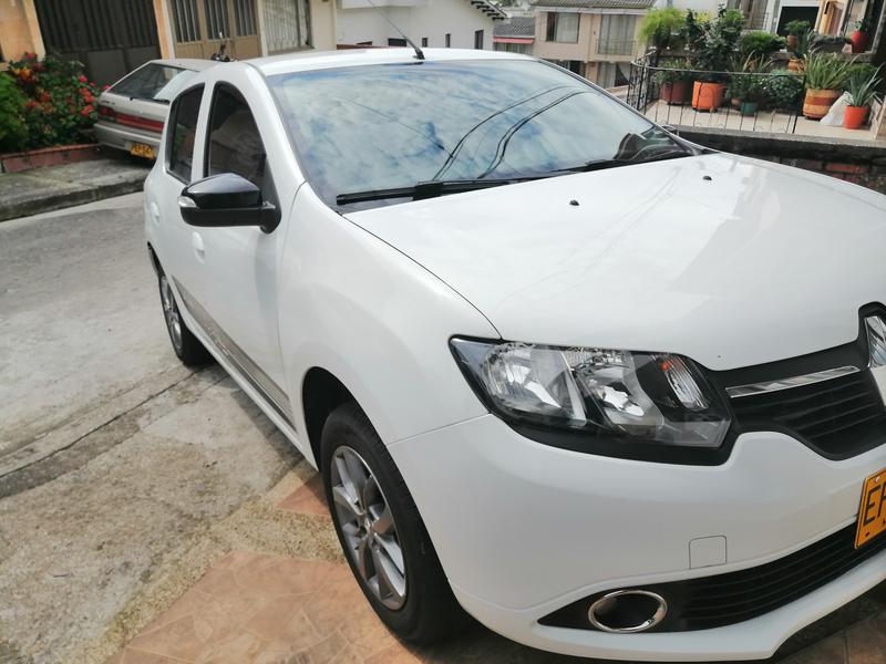 Renault Sandero • 2020 • 14,500 km 4