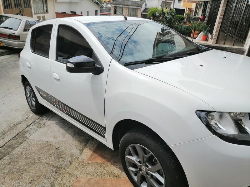 Renault Sandero • 2020 • 14,500 km 3