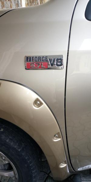 Toyota Tundra • 2008 • 87,000 km 2