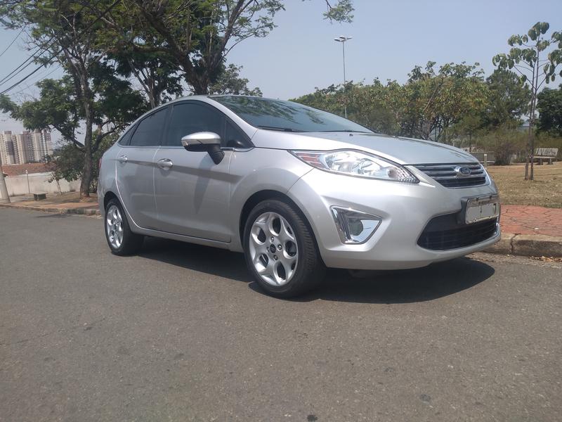 Ford Fiesta • 2012 • 150,000 km 3