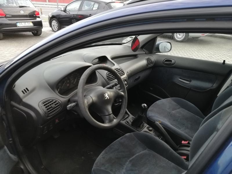Peugeot 206 • 2001 • 250,000 km 3