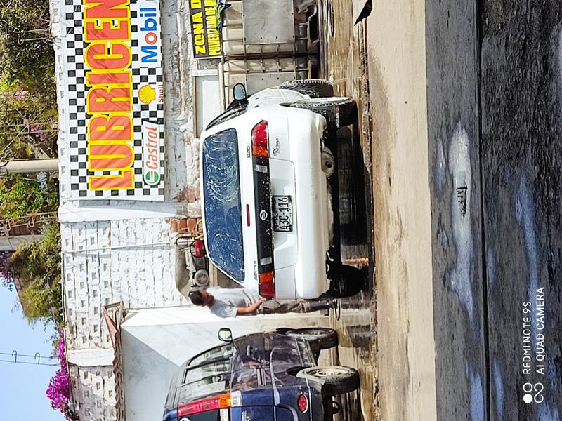 Nissan  • 1997 • 15,000 km 3