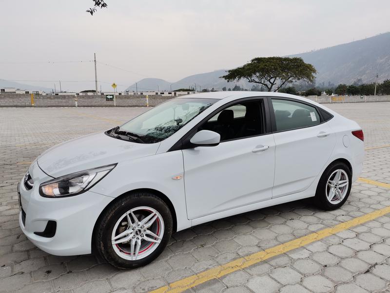 Hyundai Accent • 2018 • 37,000 km 12