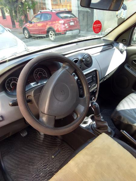 Renault Logan • 2015 • 75,000 km 4