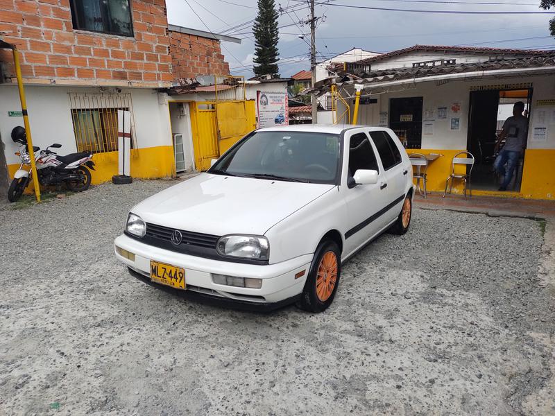Volkswagen Golf • 1996 • 1,800 km 3