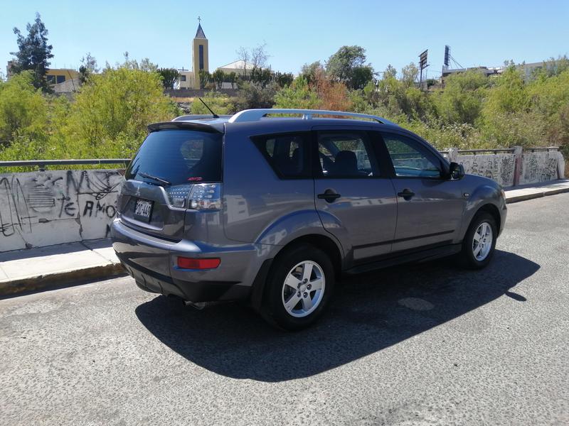 Mitsubishi Outlander • 2010 • 91,000 km 8