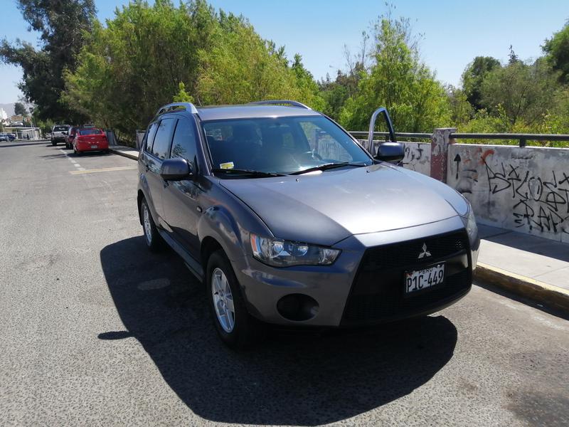 Mitsubishi Outlander • 2010 • 91,000 km 4