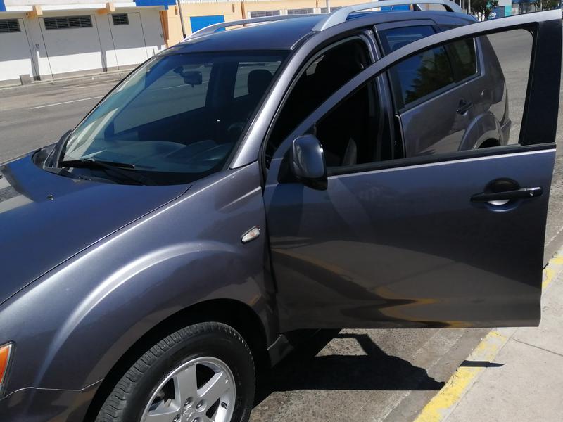 Mitsubishi Outlander • 2010 • 91,000 km 10