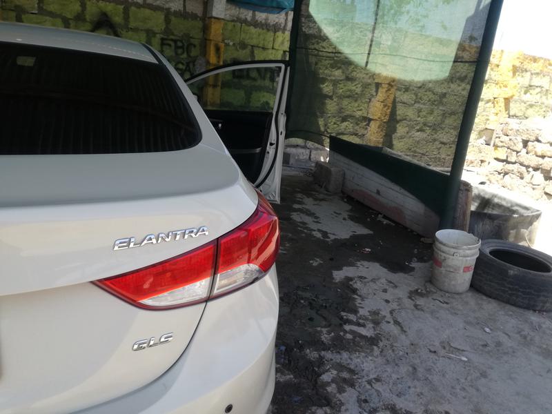 Hyundai Elantra • 2011 • 80,000 km 7