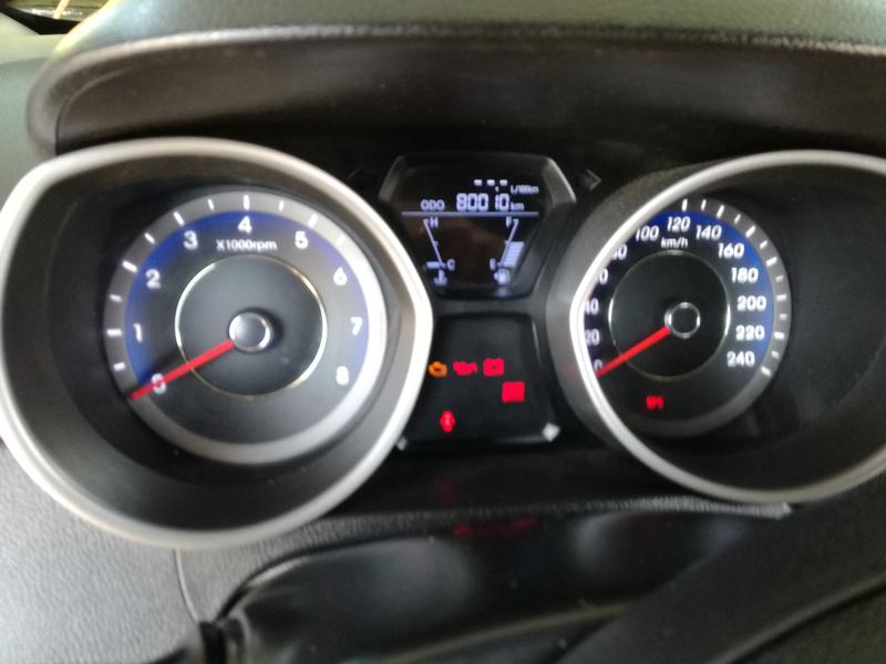 Hyundai Elantra • 2011 • 80,000 km 9