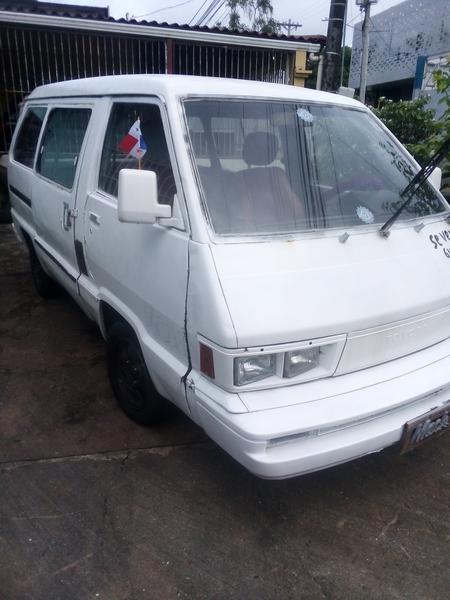 Toyota Hiace Van • 1985 • 1,000 km 3