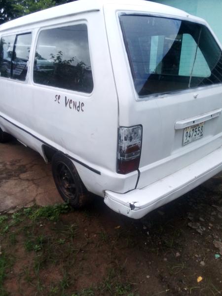 Toyota Hiace Van • 1985 • 1,000 km 4