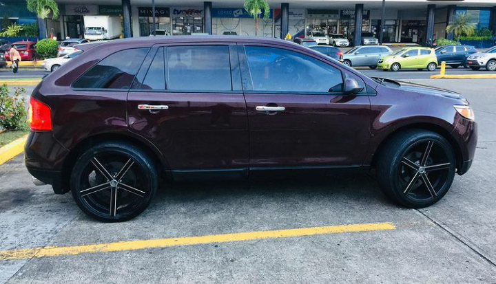 Ford Edge • 2012 • 88 km 1