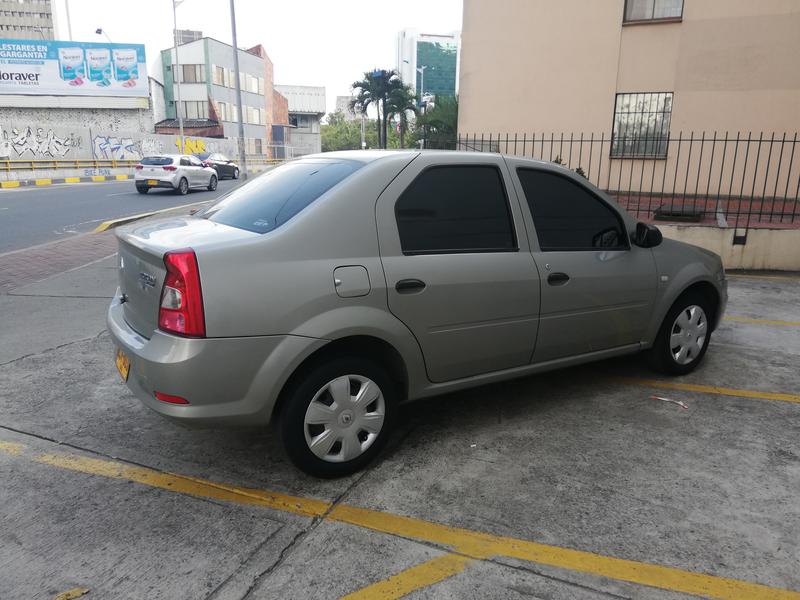 Renault Logan • 2013 • 90,000 km 5