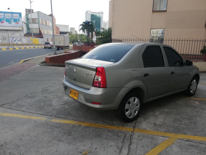 Renault Logan • 2013 • 90,000 km 2