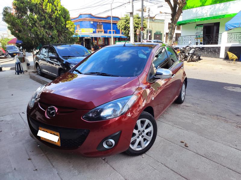 Mazda 2 • 2014 • 96,000 km 10