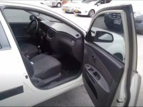 Kia Rio • 2010 • 136,000 km 5