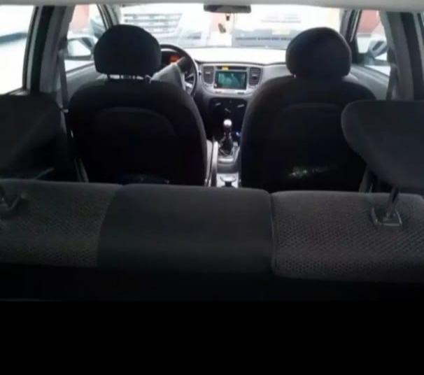 Kia Rio • 2010 • 136,000 km 4