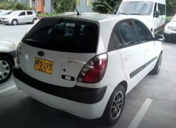 Kia Rio • 2010 • 136,000 km 3